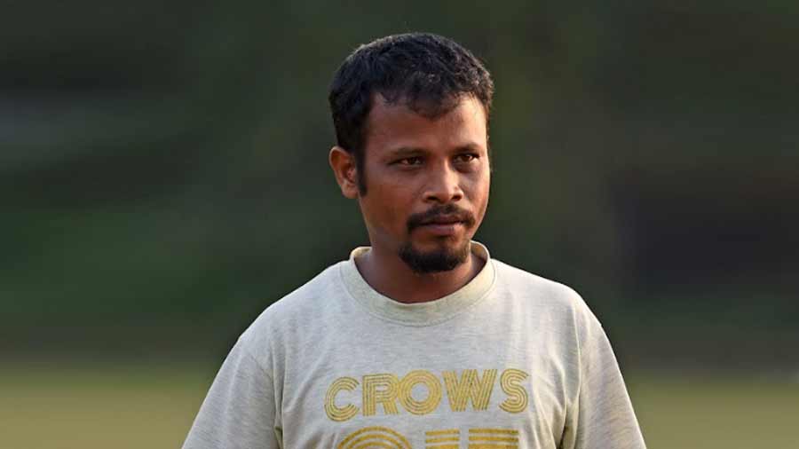 Having already guided the girls’ team to three consecutive trophies, coach Roshan Xaxa is greatly respected by his pupils
