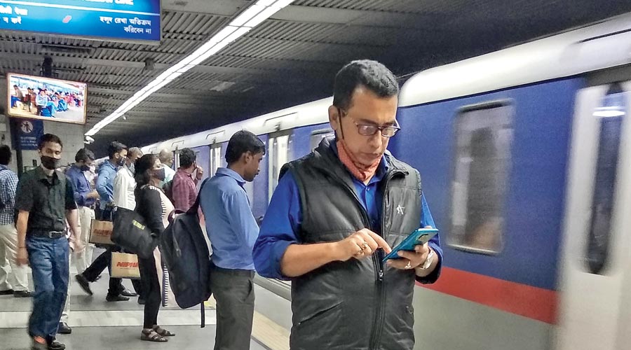 Kolkata Metro sees jump in footfall of maskless passengers
