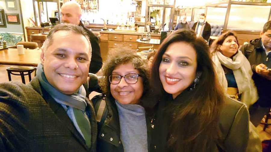 Rituparna with her cousins, Arjun and Nandini Sen