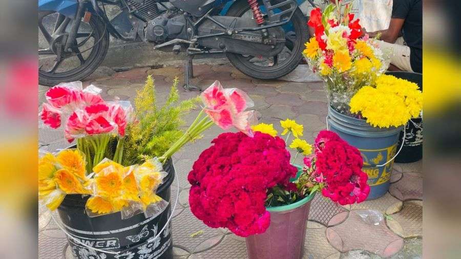 Fresh flowers that are sold by piece every day at the florist
