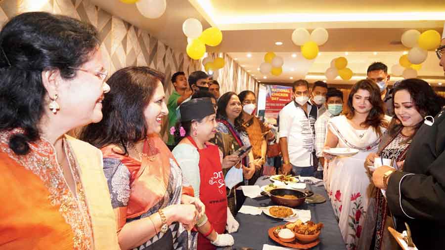 Actresses Srabanti Chatterjee and Aparajita Adhya at the National Chicken Day event at Hotel Fern Residency near Chinar Park. The event was organised by West Bengal Poultry Federation on November 16 to popularise chicken consumption. Judges Shane Chatterjee, who owns Ocean Grill in Sector V, and chef Indrajit Banerjee chose the top three chicken dishes from among the entries cooked at their respective homes and brought to the venue by 30 participants
