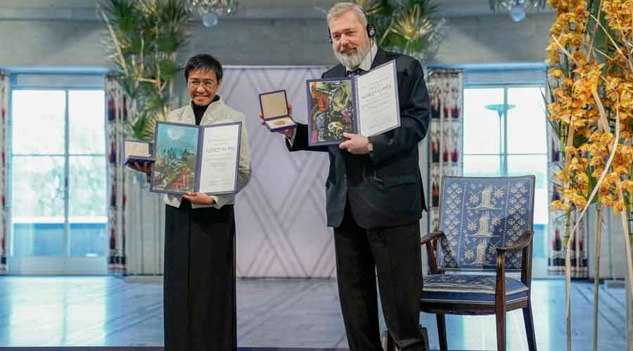  Maria Ressa and Dmitry Muratov are first journalists to win the prize since 1935.