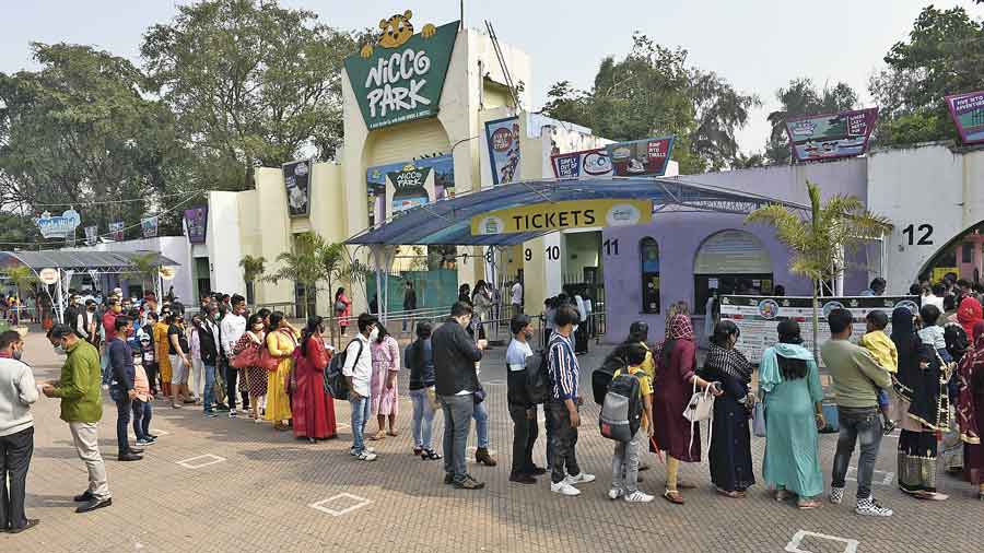 A long queue for tickets at Nicco Park