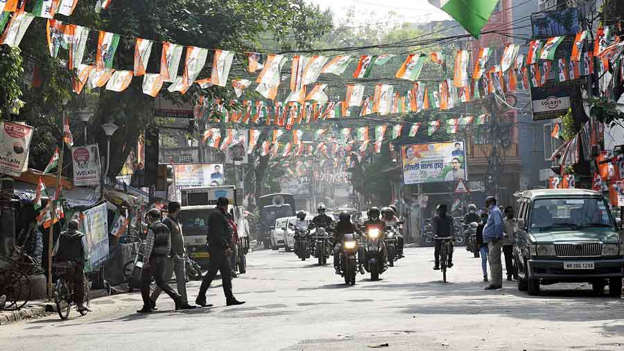 A road in Kolkata decorated with festoons and flags ahead of the December 19 Kolkata Municipal Corporation elections. 