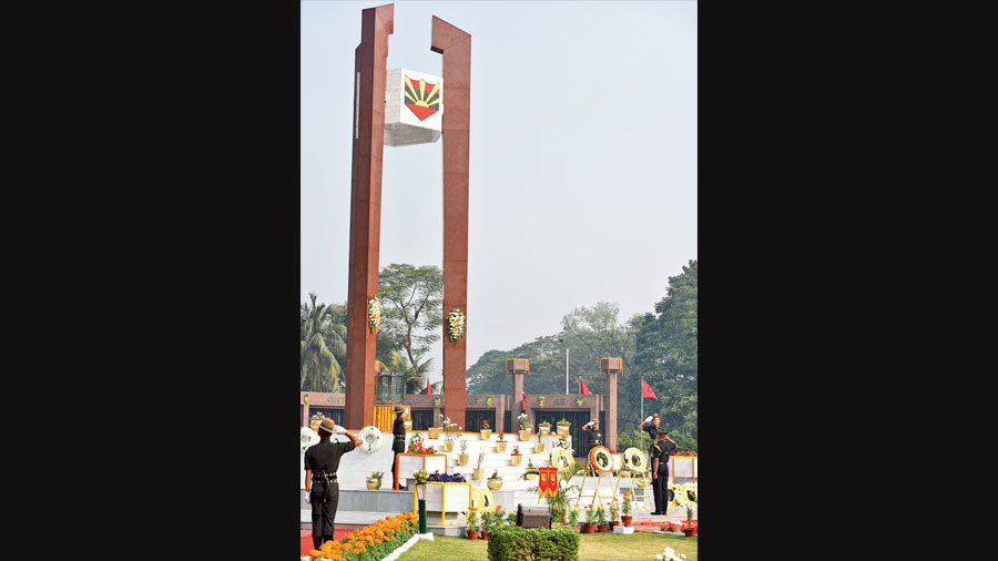 Lt Gen Manoj Pande, the General Officer Commanding-in-Chief, Eastern Command, commanders of three services and war veterans paid floral tributes at Vijay Smarak at Fort William on Thursday.
