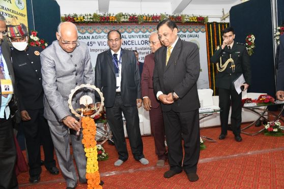 Jharkhand governor Ramesh Bais lights the traditional lamp to inaugurate the convention at BAU Ranchi on December 20.