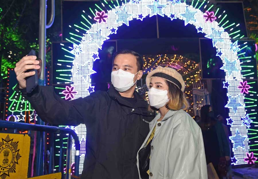 Vincent and Barkha click a selfie in front of the Christmas tree at the entrance to Allen Park. “What I love about Kolkata is how it is a conglomeration of cultures. Whether it is Chinese New Year or Christmas, everyone celebrates it,” said the duo from Tangra. 