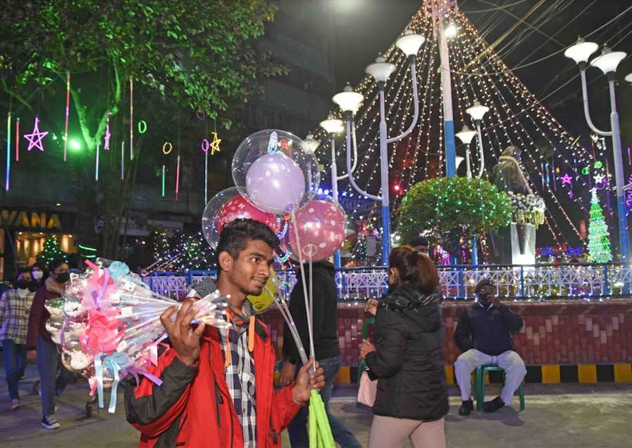 Faizal has been selling Christmas accessories outside Allen Park for the last three years. “This year, there are more visitors than the previous year so we are hopeful,” said the young lad.