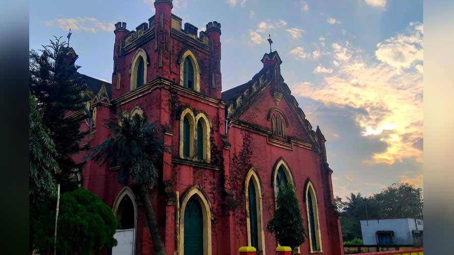 The sun shines on the Union Church — located in Kharagpur’s South Side, inside the railway colony