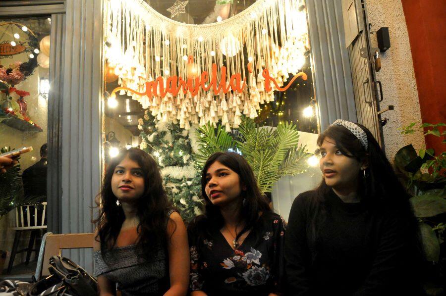 Marbella’s Insta quotient has gone a notch higher with the Christmas lights and decor. (L-R) Piyali, Poushali and Ameya found a spot on the sought-after bench for a photo. Next on the cafe-hopping group's list was Hammers at Park Street