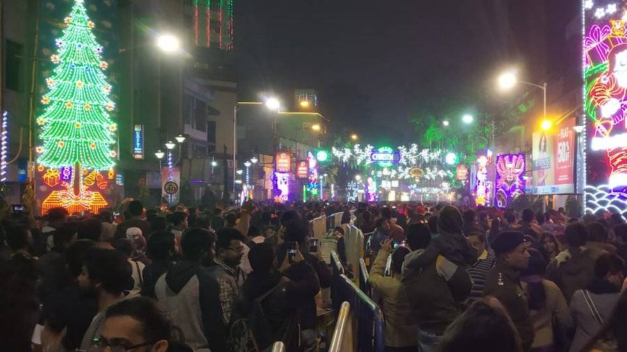 The crowd at Park Street on Christmas night.