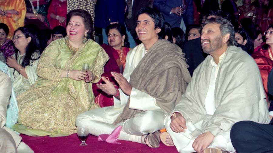 Amitabh Bachchan with Ritu, at the sangeet ceremony of Nikhil’s wedding to Shweta
