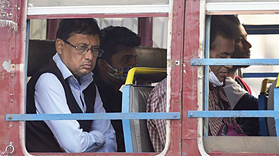 Police drive in Kolkata to ensure Covid mask protocol