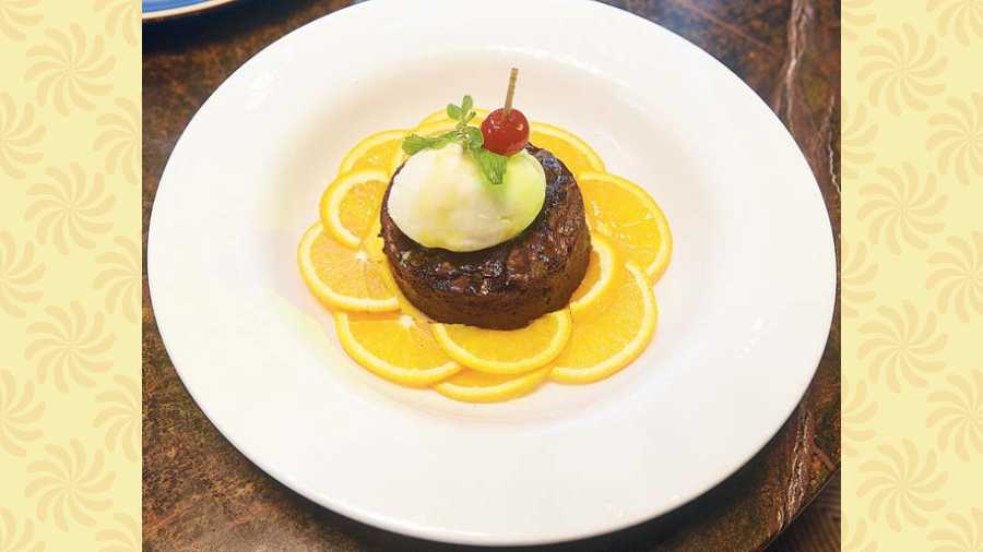 Orange Brownie: End your meal on a delicious note with this eclectic mix of chocolate and orange. The scoop of ice cream ties up the classic flavours. The orange jam on the brownie balances out the sweetness as well. Rs 295