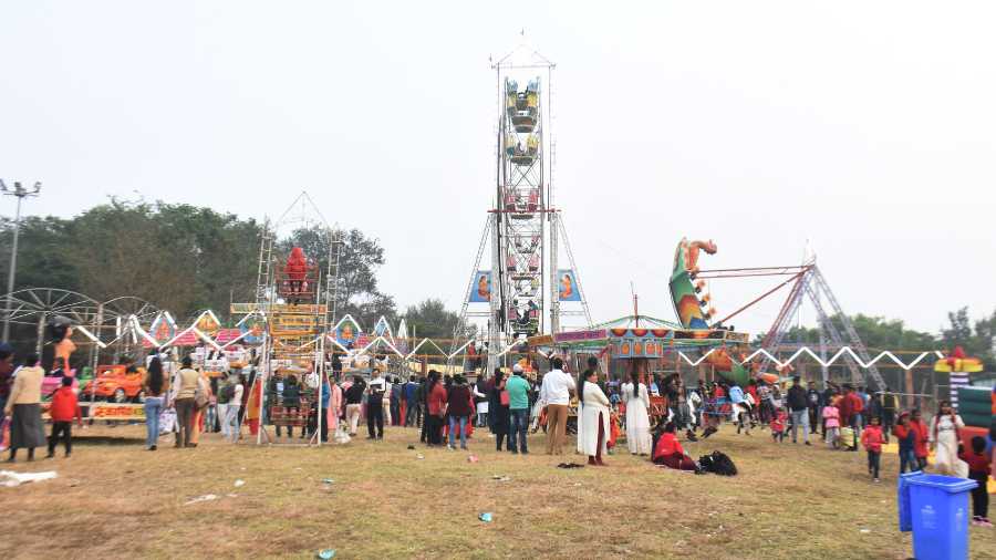 People enjoying at Birsa Munda Park in Dhanbad.