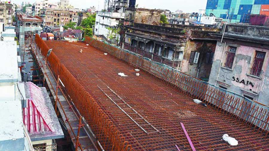 “The repairs will start on Wednesday. Work will con-tinue from 11pm to 5am to ensure minimum rush-hour traffic diversion,” an official said.