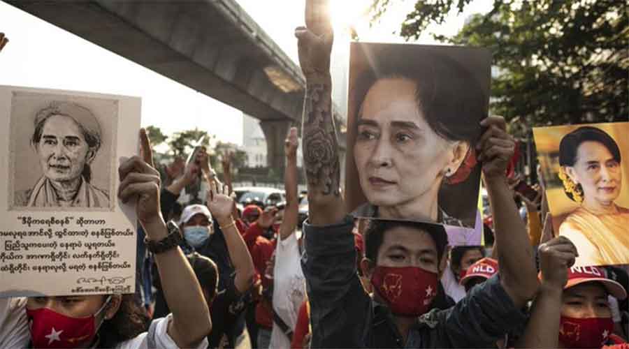 Facebook - Myanmar's junta blocks FB, 3 held for protests - Telegraph India