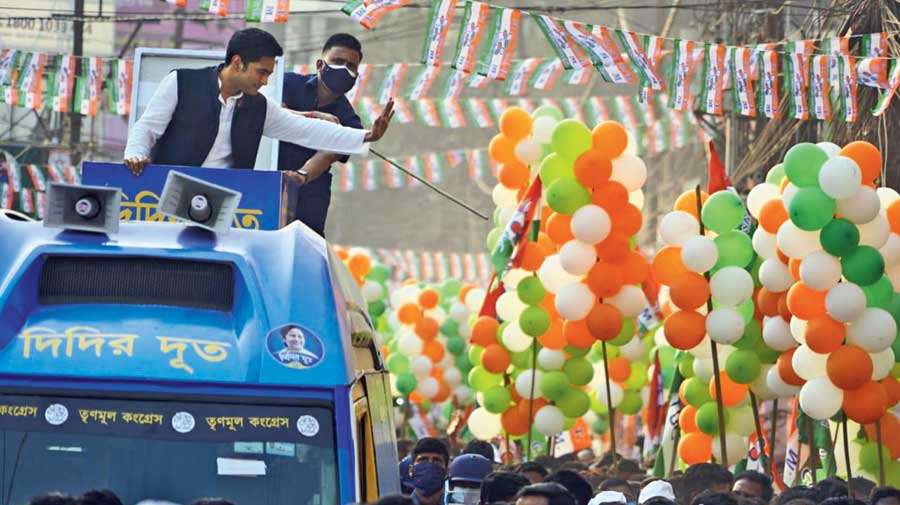 The buses have already been fielded in various districts and Trinamul’s campaign on wheels was inaugurated on Saturday from Canning in South 24-Parganas, where Mamata’s nephew and Trinamul heir-apparent Abhishek Banerjee took part.