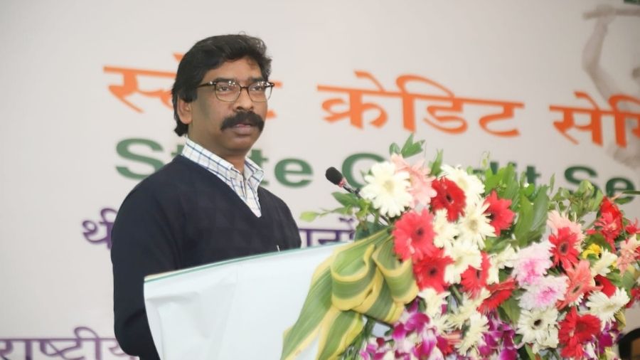 Hemant Soren on Saturday revealed he had seen from close quarters how the BJP government blatantly attempted to thwart voices of dissent during its regime in the state.