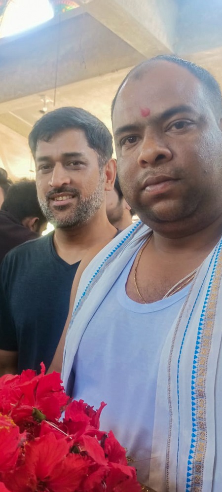 MS Dhoni with the main priest.