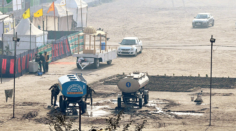 Farmers' protest galvanises Modi-wary poor - Workers call out achchhe din ‘fraud’