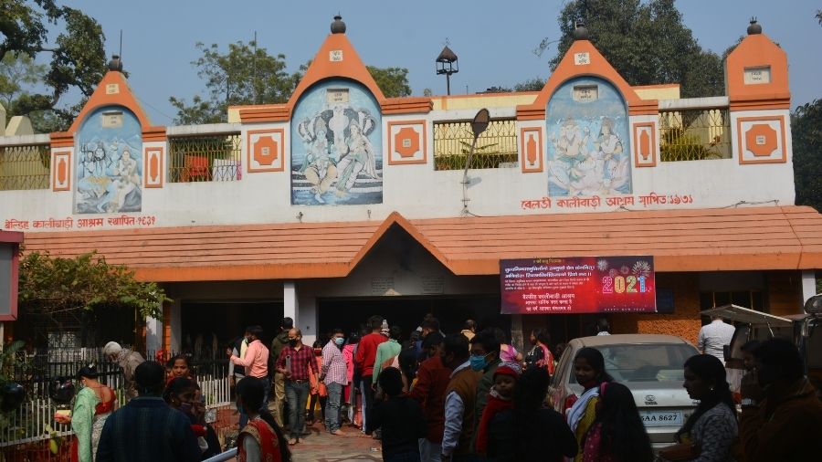 Rush of devotees at Beldih Kalibari in Bistupur, Jamshedpur, on Friday. 