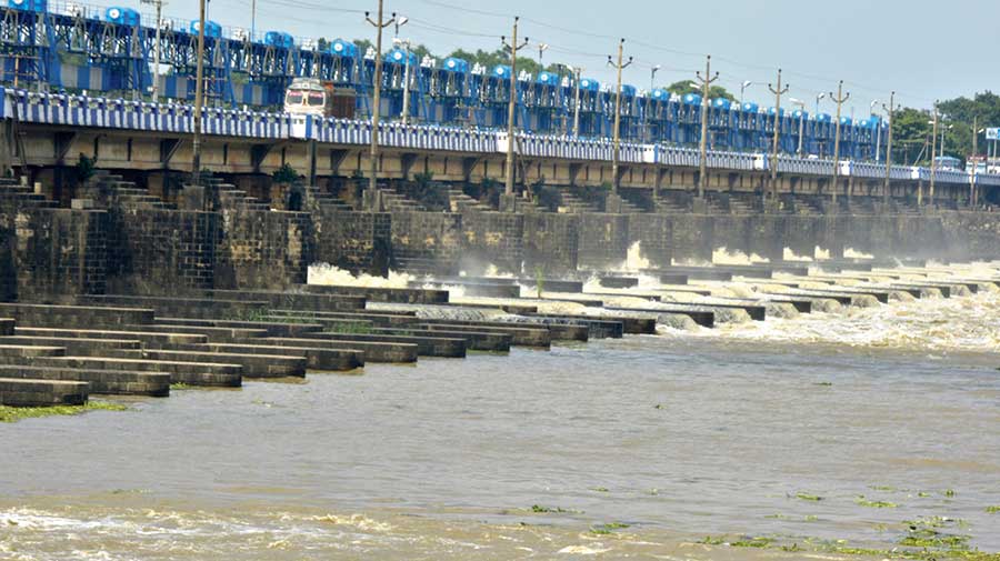 Durgapur barrage | Flood of irrigation funds in pipeline - Telegraph India