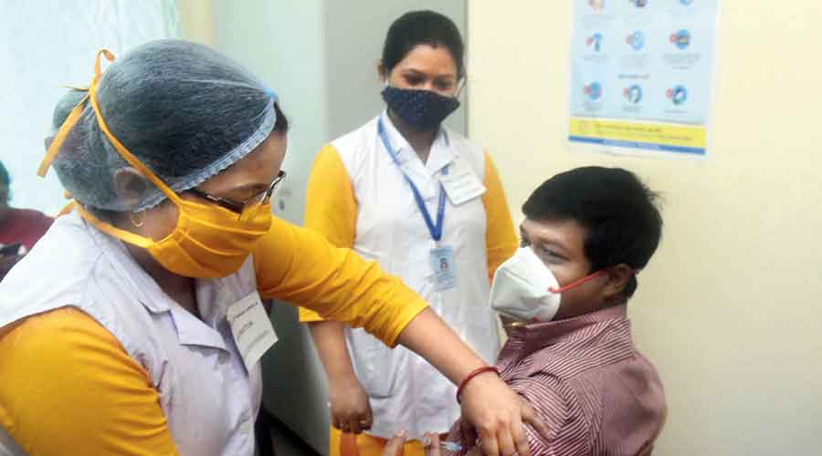 Vaccine dry run ‘successful’- vaccination teams would have the list of 100 people who would be given the vaccine in that session. Vaccine dry run ‘successful’- vaccination teams would have the list of 100 people who would be given the vaccine in that session.