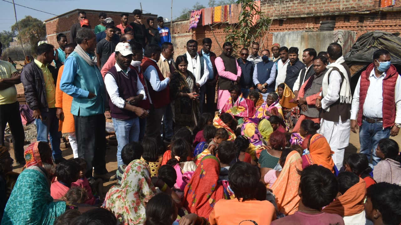 The BJP team visited the deceased house in Palkot in Gumla district.