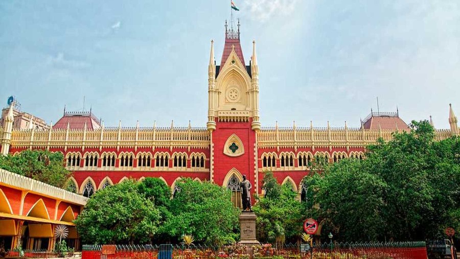 HC seeks CBI affidavit on Narada chargesheet  - The division bench issued the order on a petition by Congress leader Amitabha Chakraborti