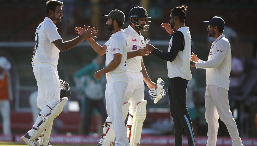 Ashwin and Vihari being congratulated by teammates after the end of the third Test, at the SCG on Monday.