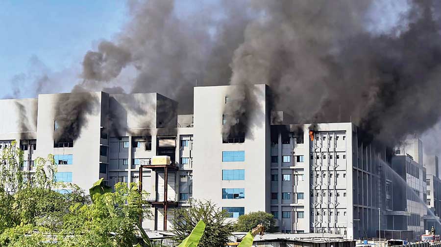 5 dead in fire at Serum Institute of india, at Pune -vaccine production not hit -  Institute announced a compensation of Rs 25 lakh