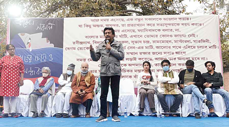 Filmmaker Goutam Ghose speaks at the gathering