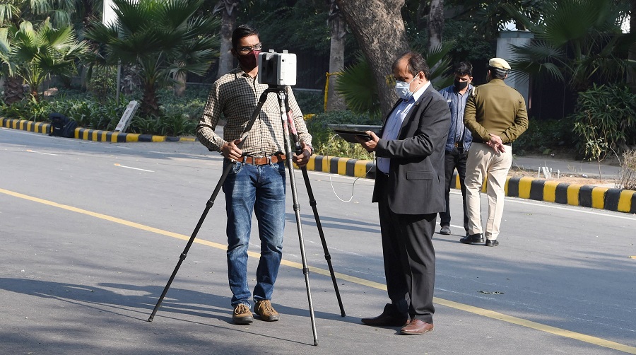 An investigation team at the blast Site near Israeli Embassy in New Delhi on Saturday.