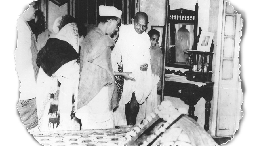 The Mahatma visits Subhas Chandra Bose’s bedroom at Netaji Bhavan in 1945