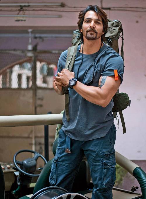 Harshvardhan Rane as Neel