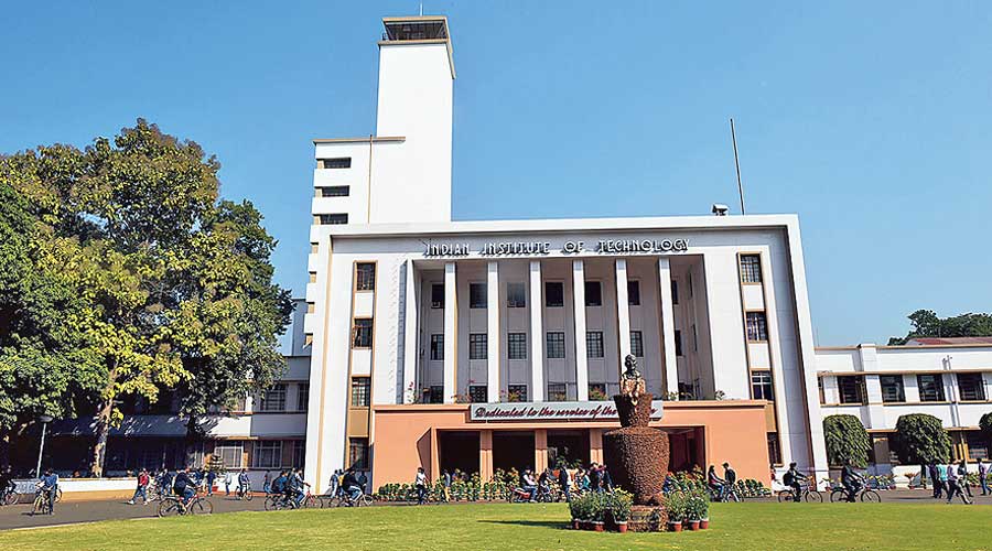 Covid: IIT Kharagpur caps scholars on campus