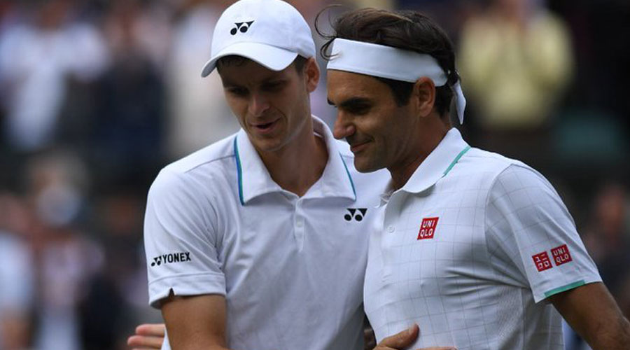 Roger Federer and Hubert Hurkacz 