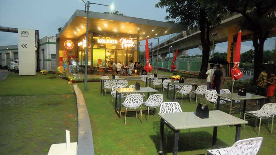A view of the outdoor seating at Kolkata Streetfood outside Mother’s Wax Museum