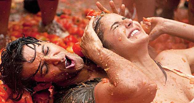 The pals getting down and dirty at La Tomatina, with Ik junoon playing out, is one of the standout moments of the film