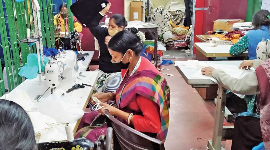 Slums | NGO mentors women from Calcutta slum to make quality products amid  pandemic - Telegraph India