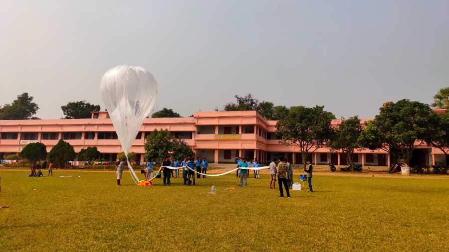 The ICSP has been carrying out balloon-borne experiments to study radiation, visiting space over 100 times.