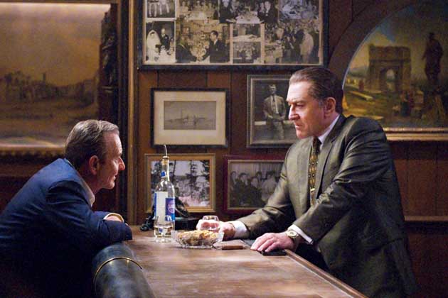 Robert De Niro looks visibly young in the film The Irishman.
