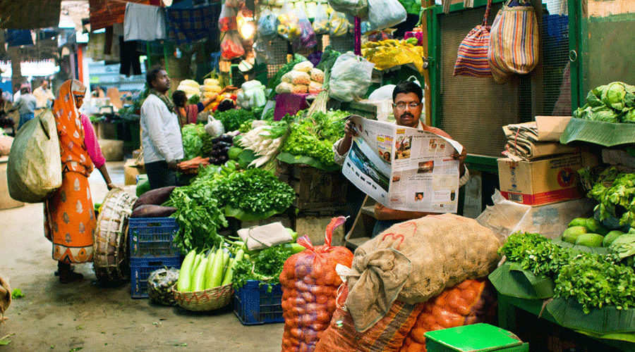    Bengal govt allows shops to operate three more hours daily, between 12 noon and 3pm