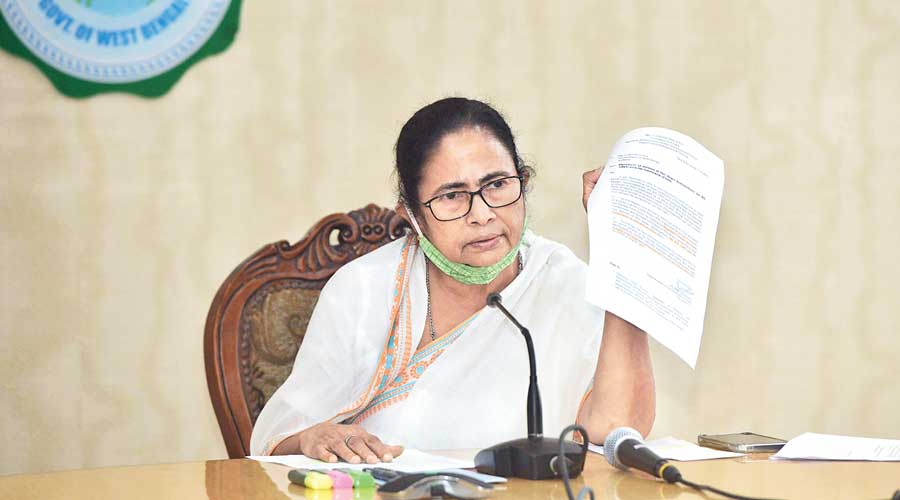 Mamata Banerjee sends five-page letter to Narendra Modi on conflict over Alapan Bandyopadhyay