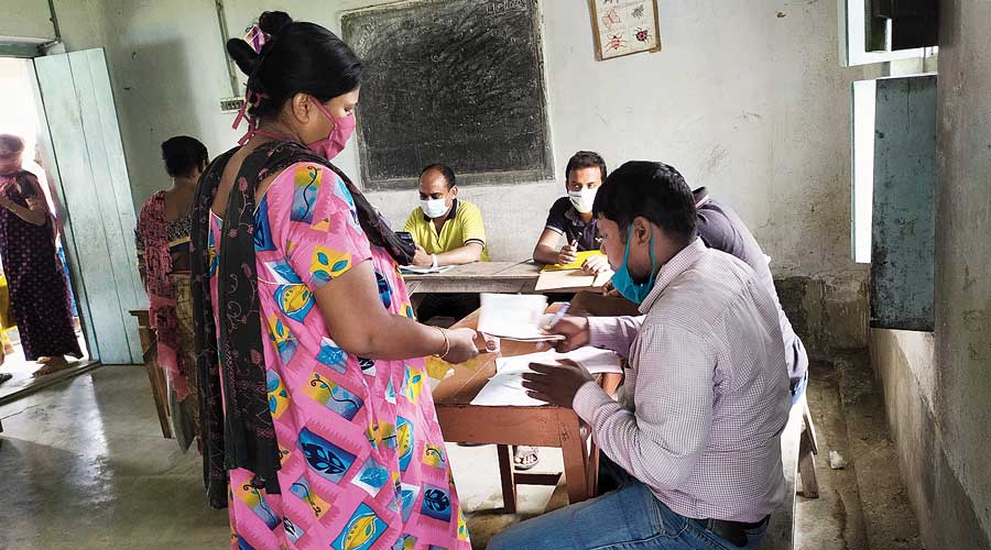 A Duare Tran camp in Diamond Harbour, South  24-Parganas, on Thursday.