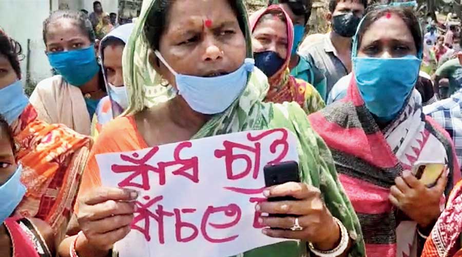 Tajpur residents put dyke repair over politics: villagers don’t want rations but want embankment and guard wall to be repaired