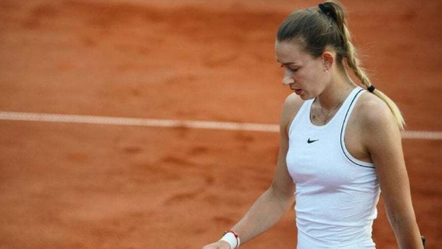 Yana Sizikova's singles ranking is 765.