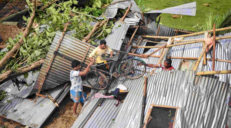 Central team to visit cyclone-hit areas in South 24-Parganas and East Midnapore Central team to visit cyclone-hit areas in South 24-Parganas and East Midnapore