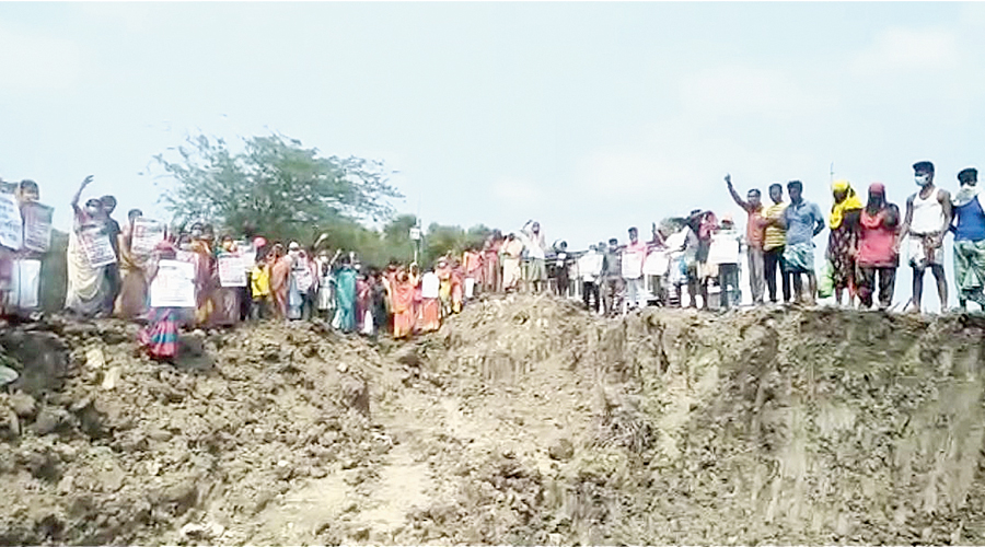    March for concrete embankments in South 24-Parganas’s Gosaba